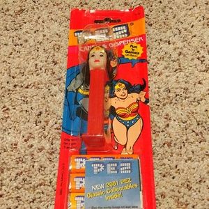 DC Comics 1985 Wonder Woman PEZ collectible unopened